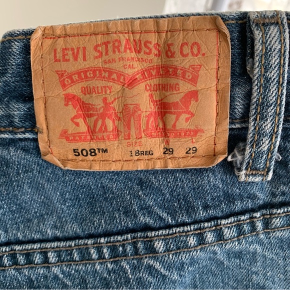 Vintage Levi’s 508 Distressed Denim Shorts - Picture 6 of 7